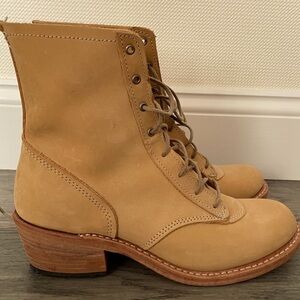 Timberland Boot Company Lace up boots, size 9M Womens.